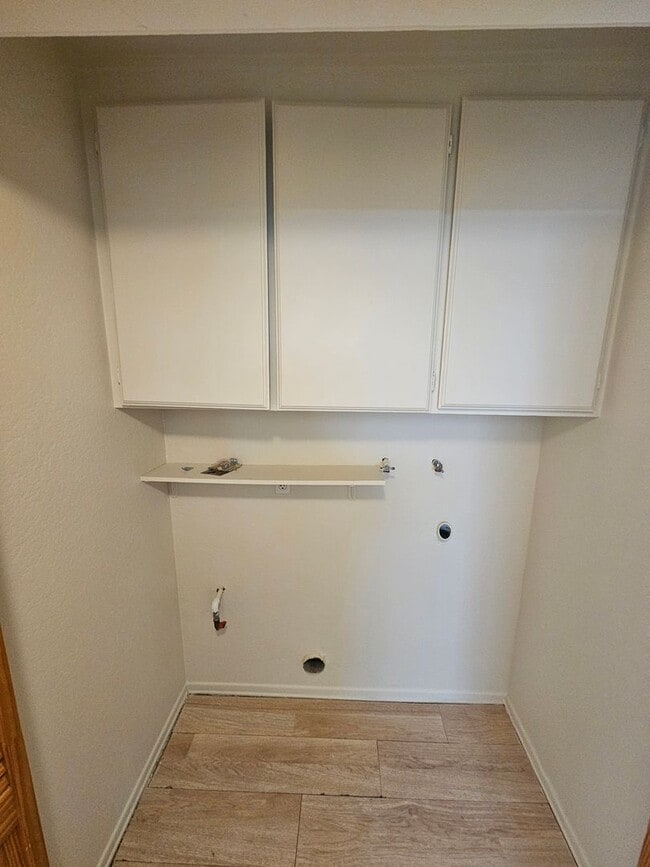 Building Photo - 12th St Omid