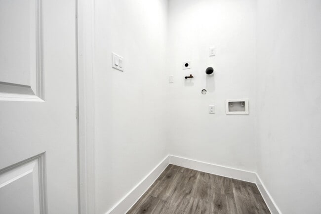 Building Photo - 7413 N Star St