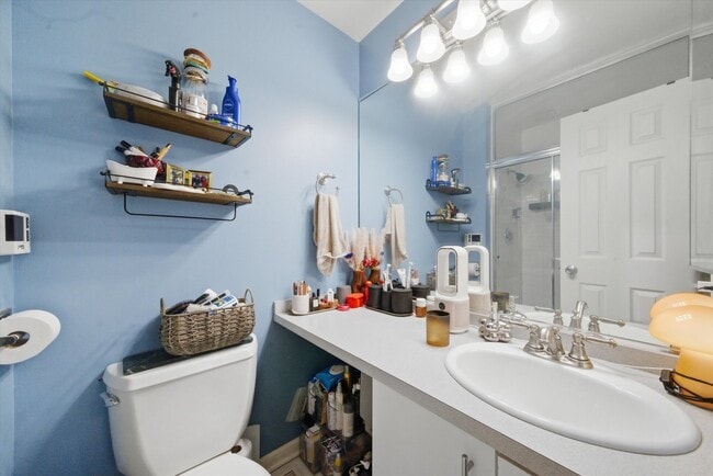 Building Photo - 1248 W Fletcher St