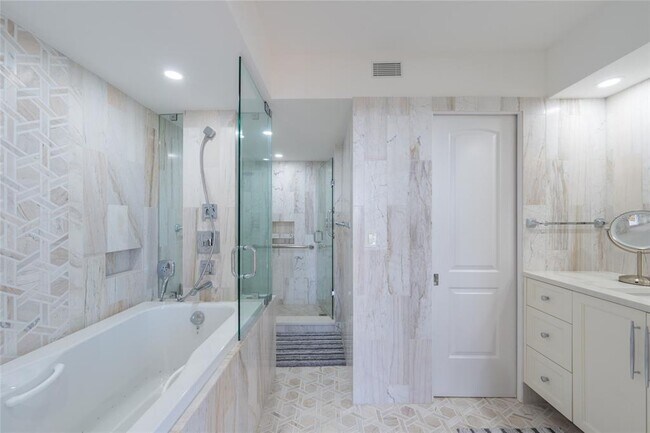 Building Photo - 770 S Palm Ave