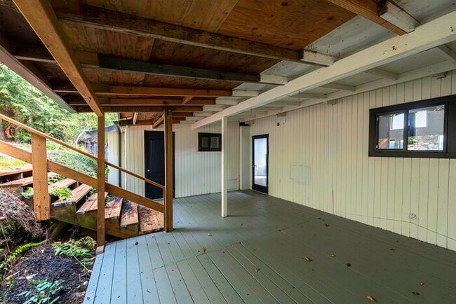 Building Photo - BEAUTIFUL CABIN STYLE HOME ACROSS FROM SIL...
