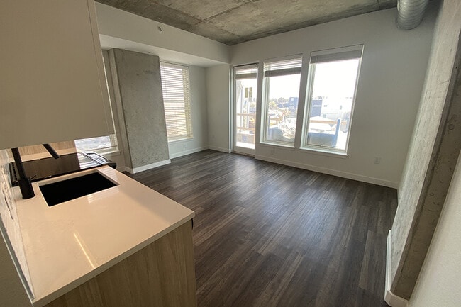 Building Photo - 3201 Walnut St