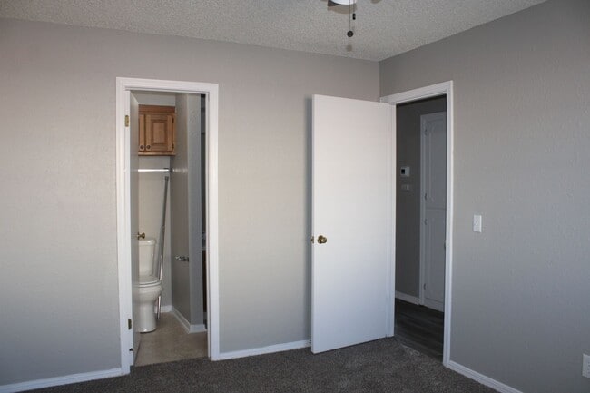 Building Photo - Putnam City Schools