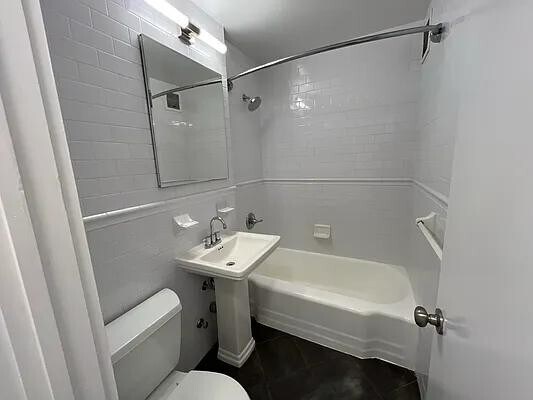Building Photo - 320 E 23rd St