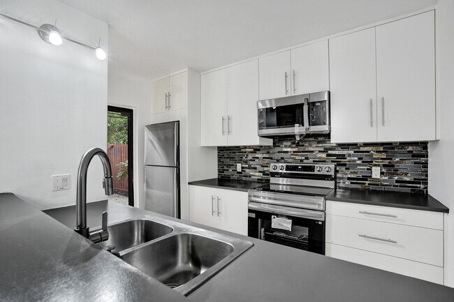 Building Photo - 9111 SW 20th St