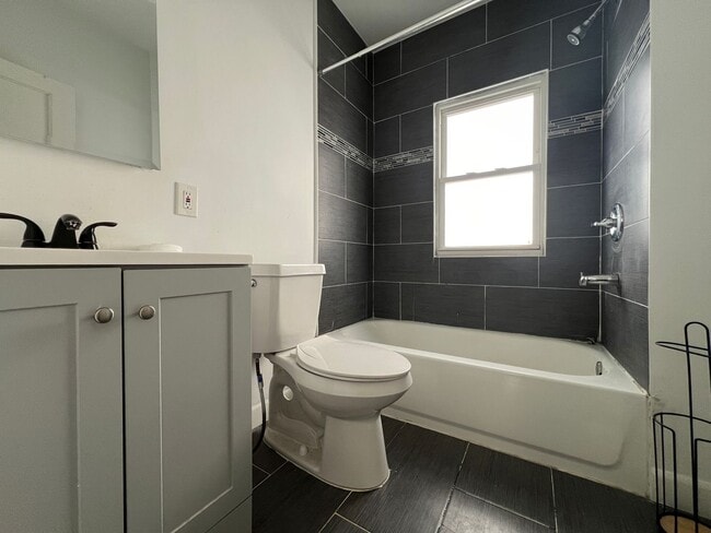 Building Photo - 1285 Cook Ave