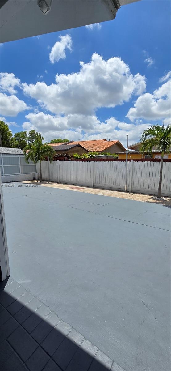 Building Photo - 1284 W 38th Pl