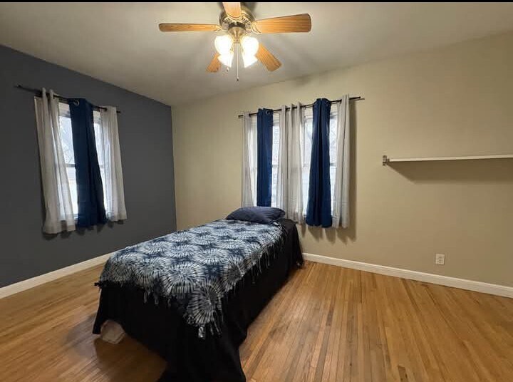 Building Photo - 815 Main St S