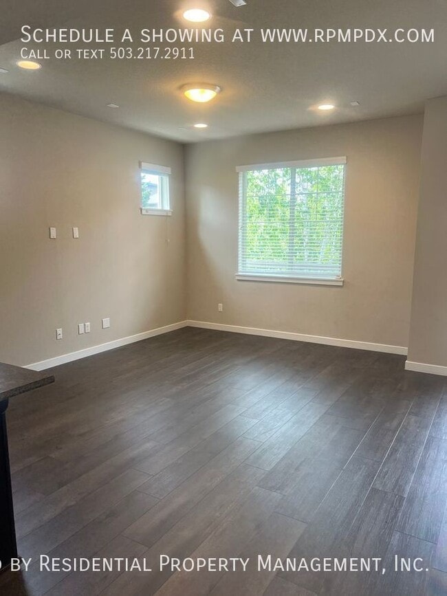 Building Photo - 14075 SW Compass Dr