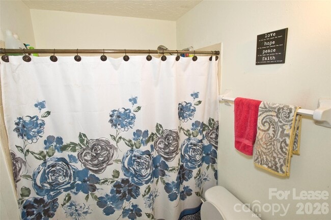 Building Photo - 1635 Van Dyke Dr