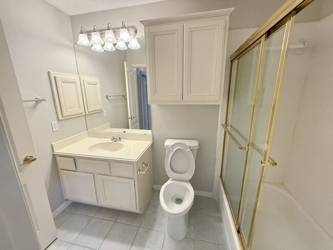 Building Photo - Comfort and Convenience in West Plano Living