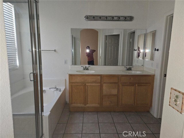 Building Photo - 25850 Shoreline St