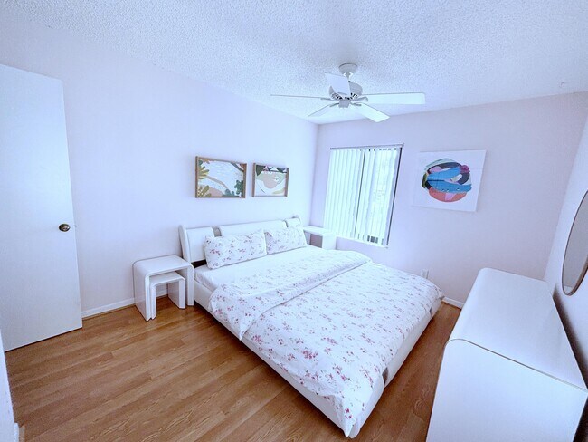 Building Photo - 1014 Green Pine Blvd