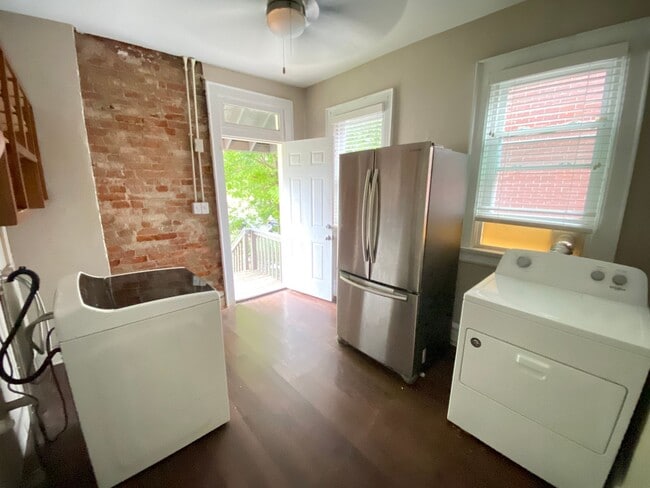 Building Photo - Central Campus OSU 7 bedroom, 4 Bathroom H...