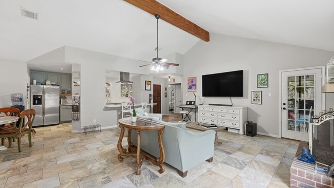 Building Photo - 19 Pebblebrook Ln