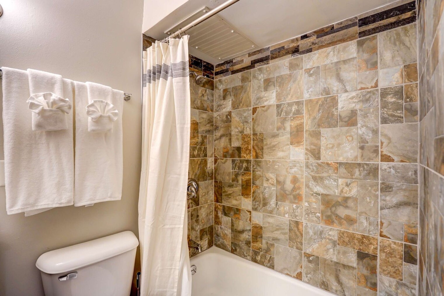 Building Photo - 407 S 94th Pl