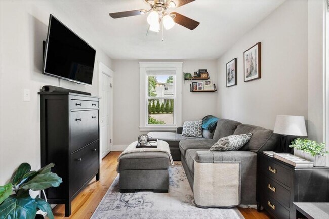 Building Photo - 2 bedroom in Winchester MA 01890
