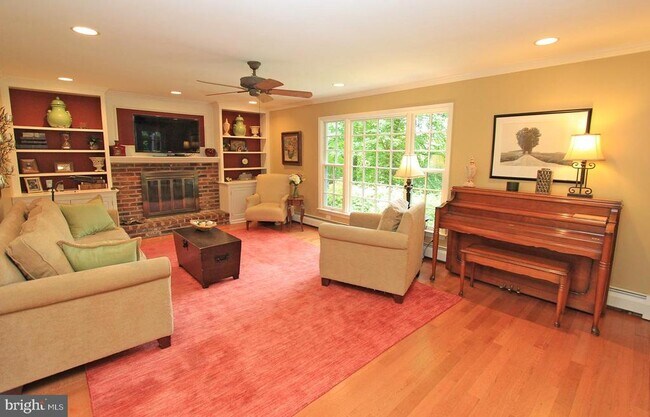 Building Photo - 594 Contention Ln