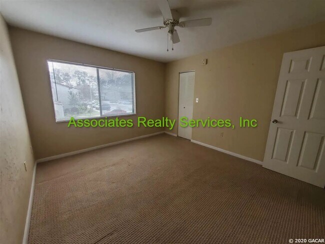 Building Photo - 2bed/1.5bath Condo in SW Gainesville minutes from UF, Shands & More!