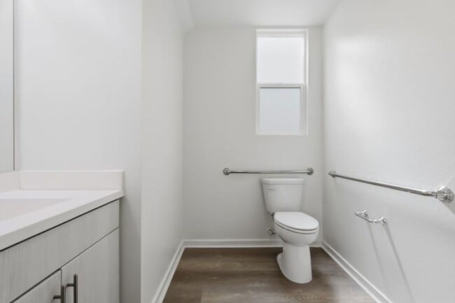 Building Photo - Detached Townhome - Private Roof Deck - With 360 Panoramic Views