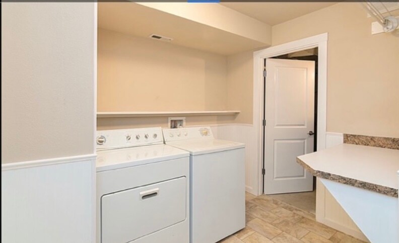 Laundry Room - 823 E Lakeshore Dr