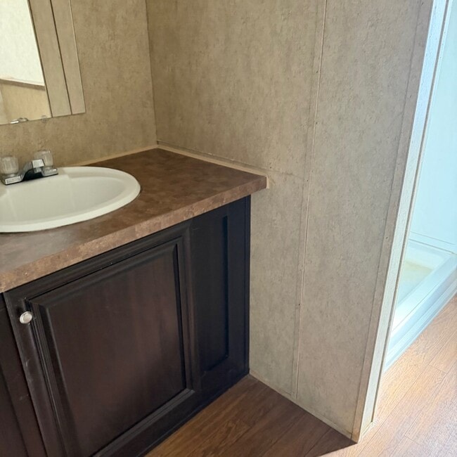 Building Photo - 815 W 40th St