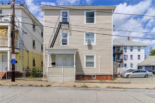 Building Photo - 28 Magnolia St