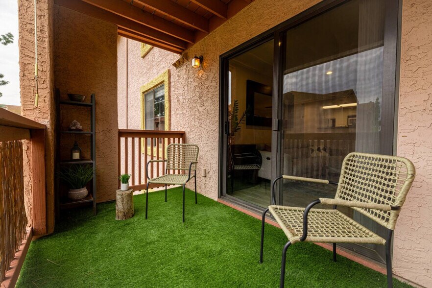 Building Photo - 12067 Alta Carmel Ct