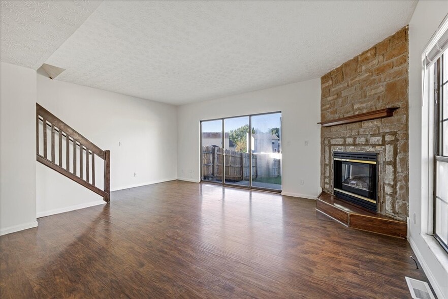 Living Room - 1600 Rock Creek Dr