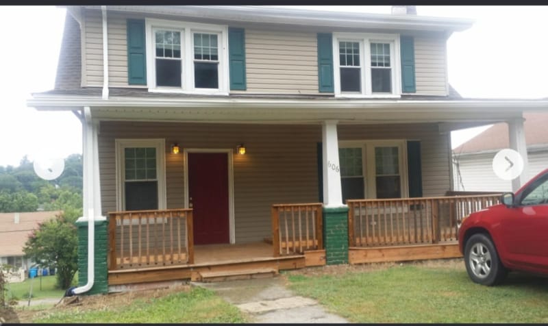 Primary Photo - 606 Riverland Rd SE