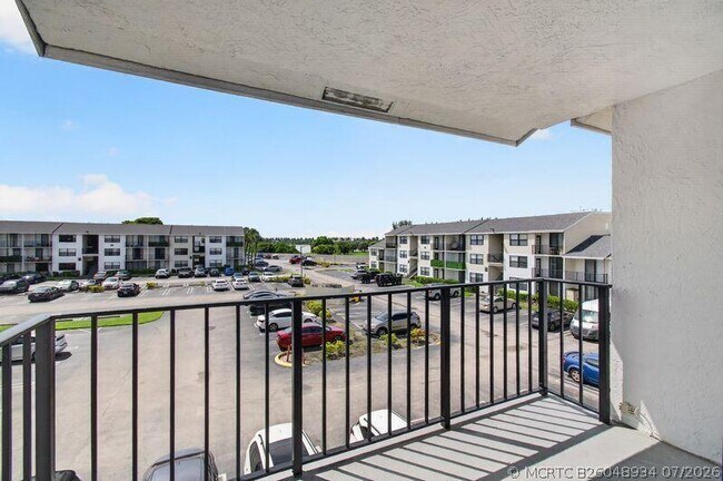 Building Photo - 724 Executive Center Dr