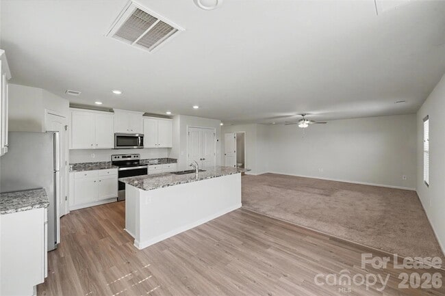 Building Photo - 318 Aniston Ln