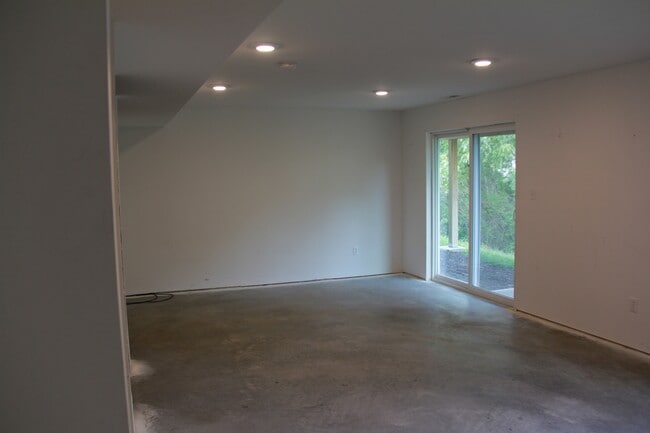 Building Photo - 9455 N Baltimore Ave