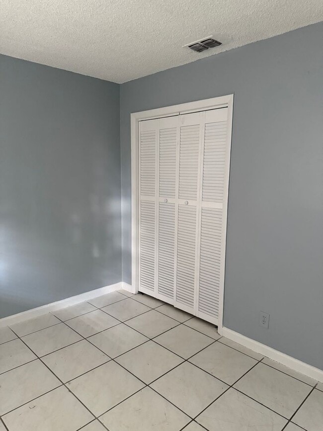 Building Photo - JEP9151176 LLC