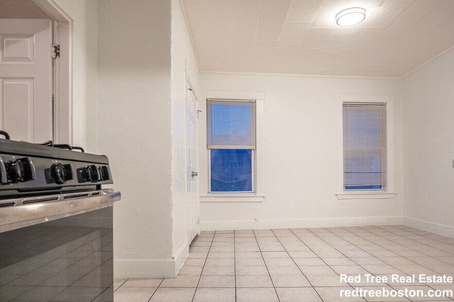 Building Photo - 301 Hancock St