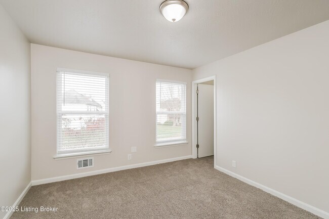 Building Photo - 10102 Spring Gate Dr