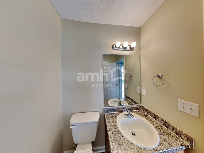 Building Photo - 900 Suntree Dr