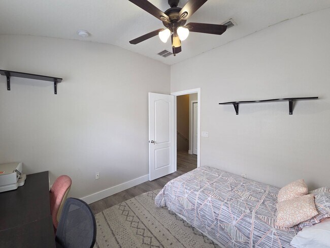 Building Photo - Three Bedroom Townhome at Carter Glen in Orlando