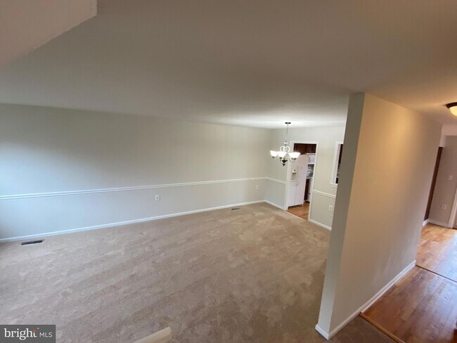 Building Photo - 12116 Stallion Ct