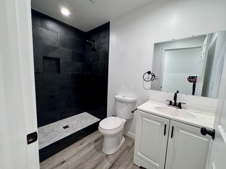 Building Photo - 841 1/2 West 64th Street