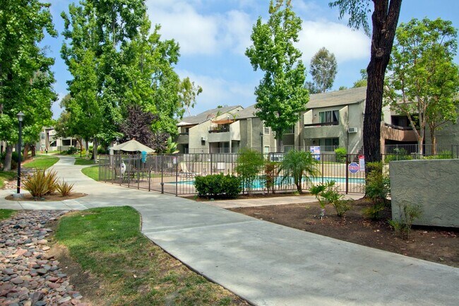 Building Photo - 1350 N Escondido Blvd