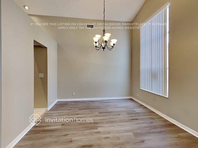 Building Photo - 13036 Meadowbreeze Dr