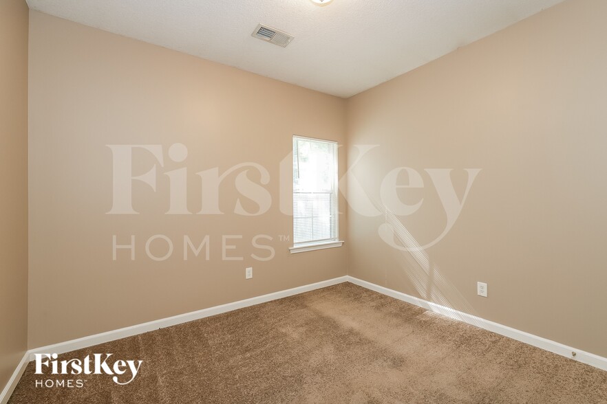 Building Photo - 3931 Neyland Valley Dr