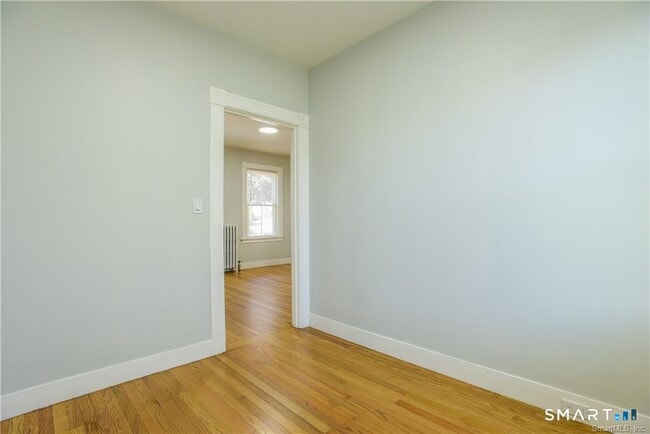 Building Photo - 21 Bayview Ave