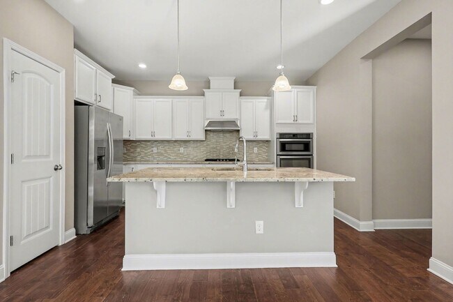 Building Photo - Beautiful 4-Bedroom End-Unit Townhome in West Cary | Open Floor Plan | Prime Location