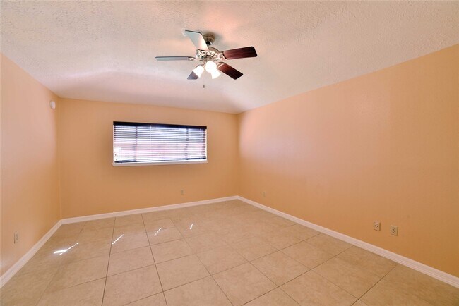 Building Photo - 470 Buoy Rd