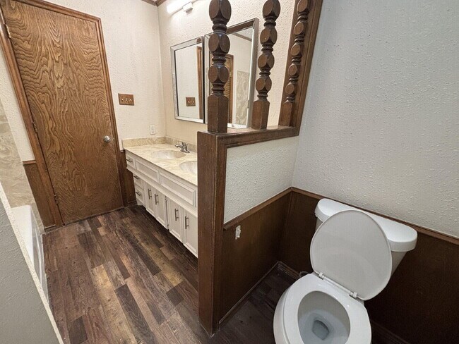 Building Photo - 1848 Houston St