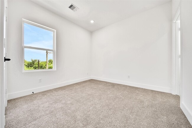 Building Photo - 4124 Buck St