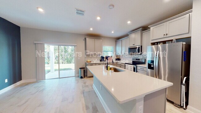 Building Photo - 12079 Calvesta St