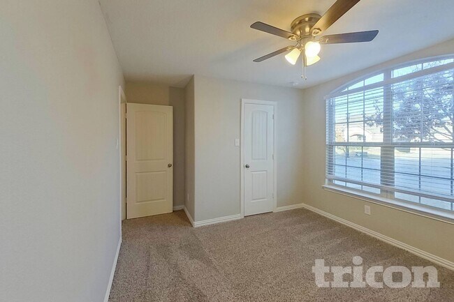 Building Photo - 1348 Renoir Dr